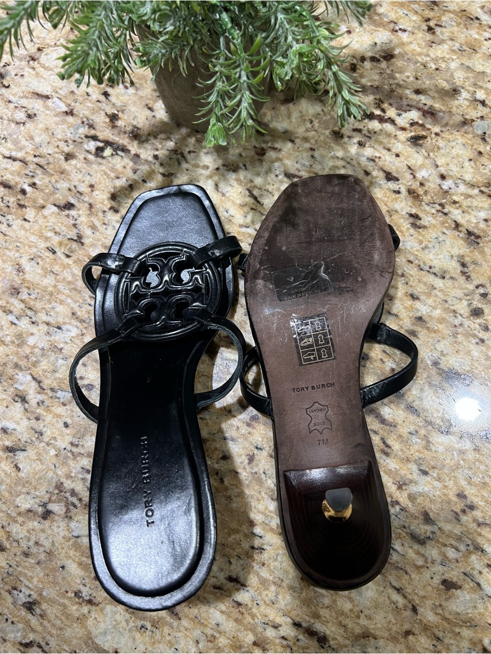 Tory Burch Geo Bombe Black Kitten Heel Sandals 7M - Picture 9 of 10